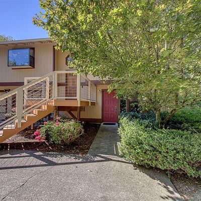 8844 Se 37 Th St, Mercer Island, WA 98040