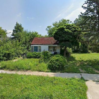 8888 Heyden St, Detroit, MI 48228