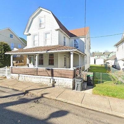 709 Walnut St, Freeland, PA 18224