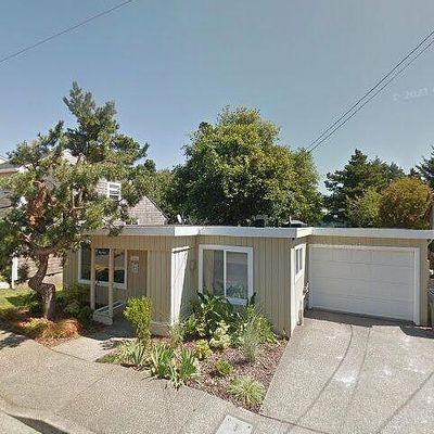 711 N Franklin St, Seaside, OR 97138