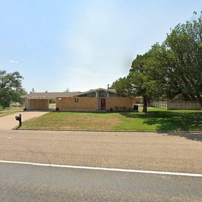 735 N Dallas Ave, Tulia, TX 79088