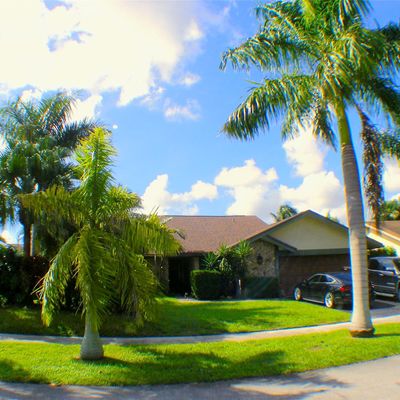 7390 Nw 49 Th St, Lauderhill, FL 33319