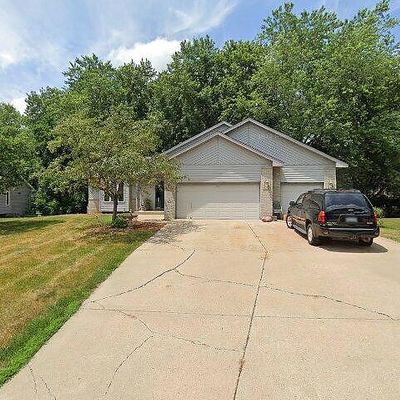 768 Ashley Dr, Chaska, MN 55318