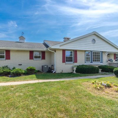 S68 W12635 Bristlecone Ln, Muskego, WI 53150