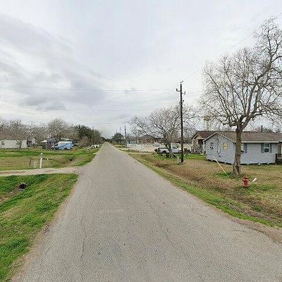 W 1 St St, Needville, TX 77461