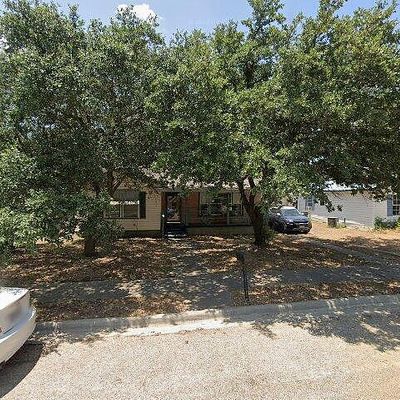 1003 Taylor St, Mcgregor, TX 76657