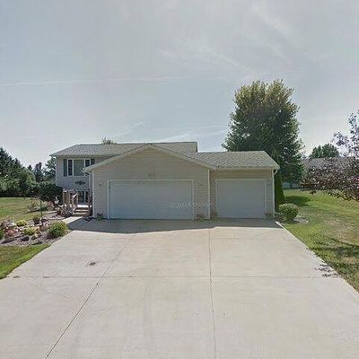 906 Marie Ln, Zumbrota, MN 55992