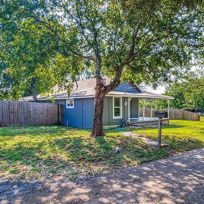 912 N Traylor St, Granbury, TX 76048