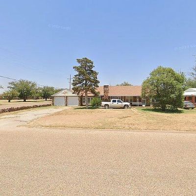 916 16 Th St, Seagraves, TX 79359