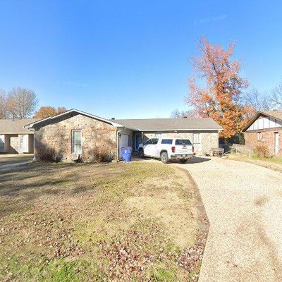 9305 Fresno St, Fort Smith, AR 72903