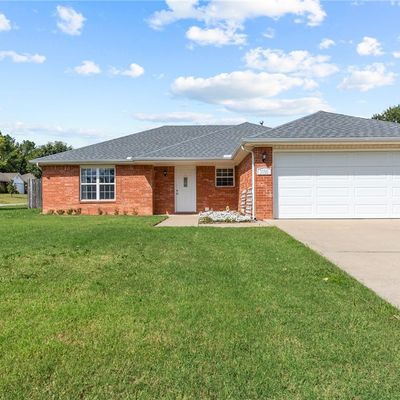 1090 Sunflower St, Centerton, AR 72719