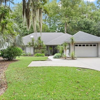 11 Golden Hind Dr, Hilton Head Island, SC 29926