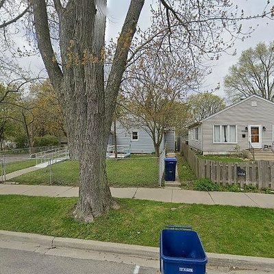 1102 Yeoman St, Waukegan, IL 60085