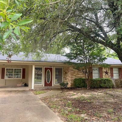 113 Rosewood Dr, Palestine, TX 75801