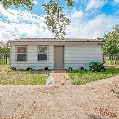 118 4 Th St, Dickinson, TX 77539