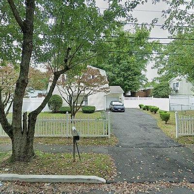 12 Southwind Dr, Norwalk, CT 06854