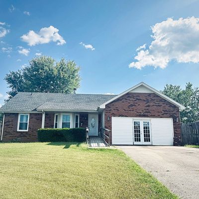 102 Chickadee Ct, Clarksville, TN 37042