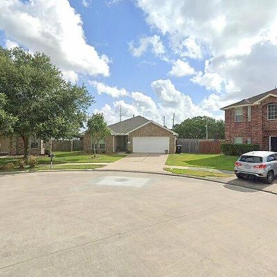 1023 Hamilton St, Alvin, TX 77511