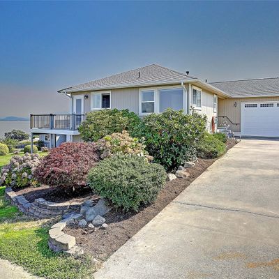 1042 Shorecrest Pl, Camano Island, WA 98282