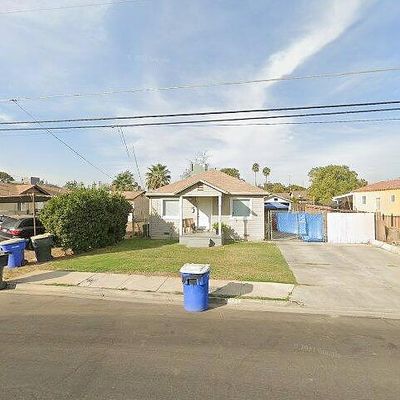 1046 N White St, Hanford, CA 93230