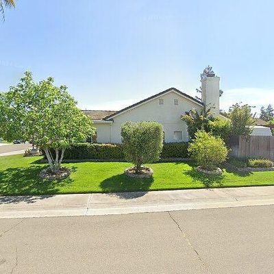 1054 Starbrook Dr, Galt, CA 95632