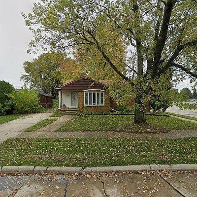 13243 Irene St, Southgate, MI 48195