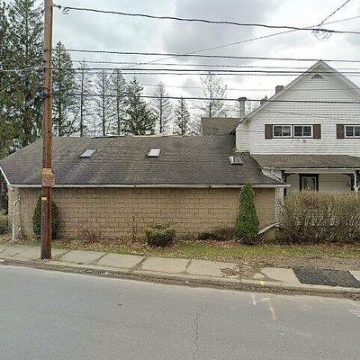 14 Cottage St, Carbondale, PA 18407