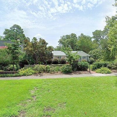 1221 Country Club Rd, Wilmington, NC 28403