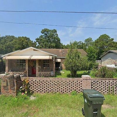 1241 Hawthorn Dr, Pensacola, FL 32507