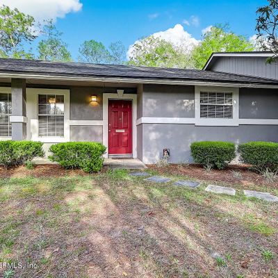 16 N Dolphin Ave, Middleburg, FL 32068