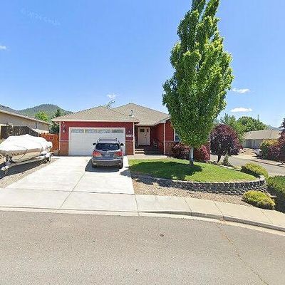 1604 Thrasher Ln, Medford, OR 97504