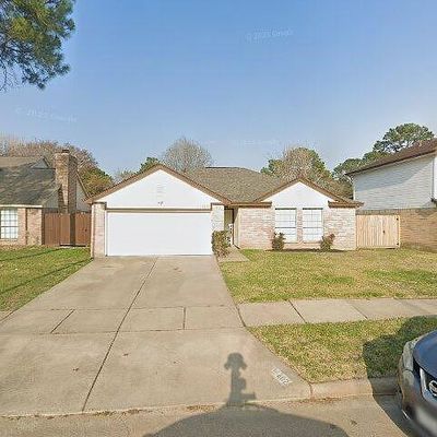 16402 Leamington Ln, Houston, TX 77095