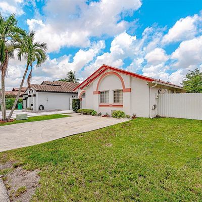 16711 Nw 74 Th Ct, Hialeah, FL 33015