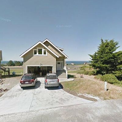 146 Bambi Dr, Whitethorn, CA 95589