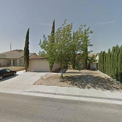 1465 Bedford Ave, Rosamond, CA 93560