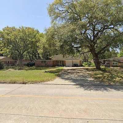 15 N Amburn Rd, Texas City, TX 77591