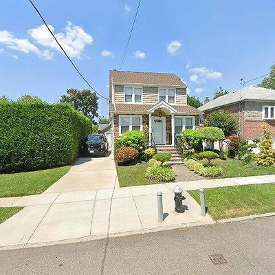 15711 13 Th Ave, Whitestone, NY 11357