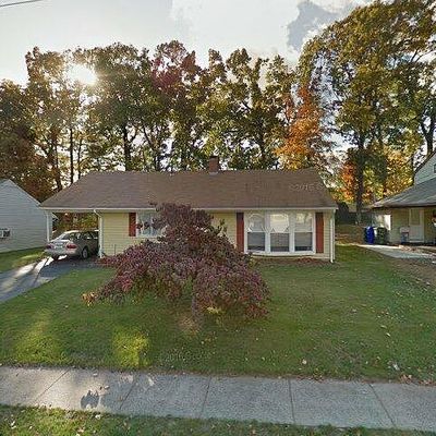 200 Manor Cir, East Hartford, CT 06118