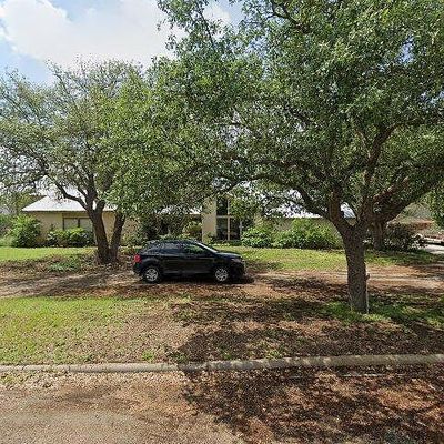 208 E Live Oak St, Eldorado, TX 76936