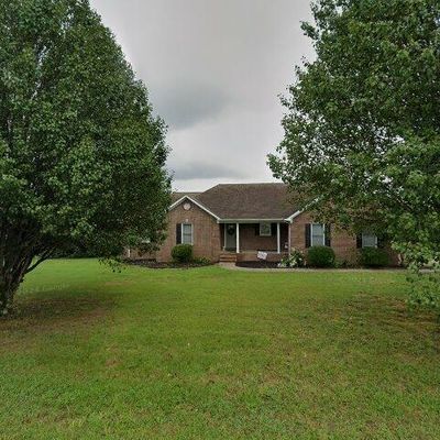 21 Jonathan Dr, Fayetteville, TN 37334