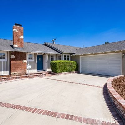 21045 Hemmingway St, Canoga Park, CA 91304