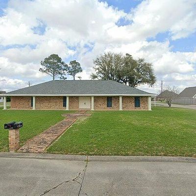 211 Melrose Dr, Thibodaux, LA 70301