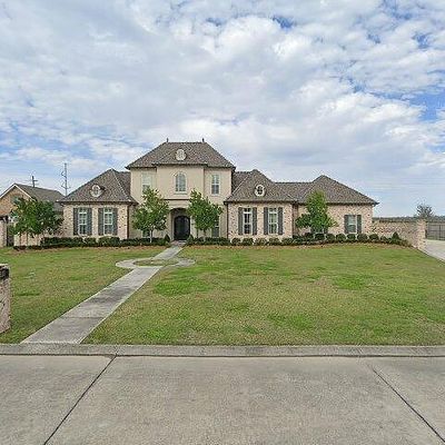 211 Saint Delphine Dr, Thibodaux, LA 70301