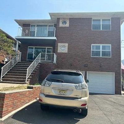 2148 South St, Fort Lee, NJ 07024