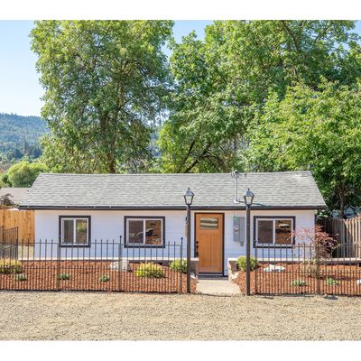 2149 Ne Malheur Ave, Roseburg, OR 97470