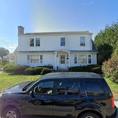 19 Woburn St, Cranston, RI 02910