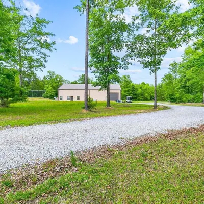 1942 Monterey Rd, Florence, MS 39073