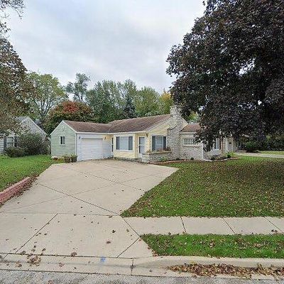 245 W Crystal Lake Ave, Crystal Lake, IL 60014