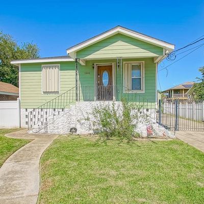 2561 New York St, New Orleans, LA 70122