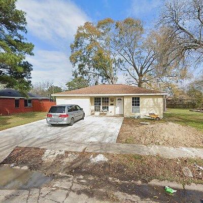 2703 Norman St, Pasadena, TX 77506